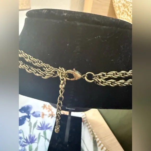 Elegant Green Statement Necklace - Picture 6 of 6